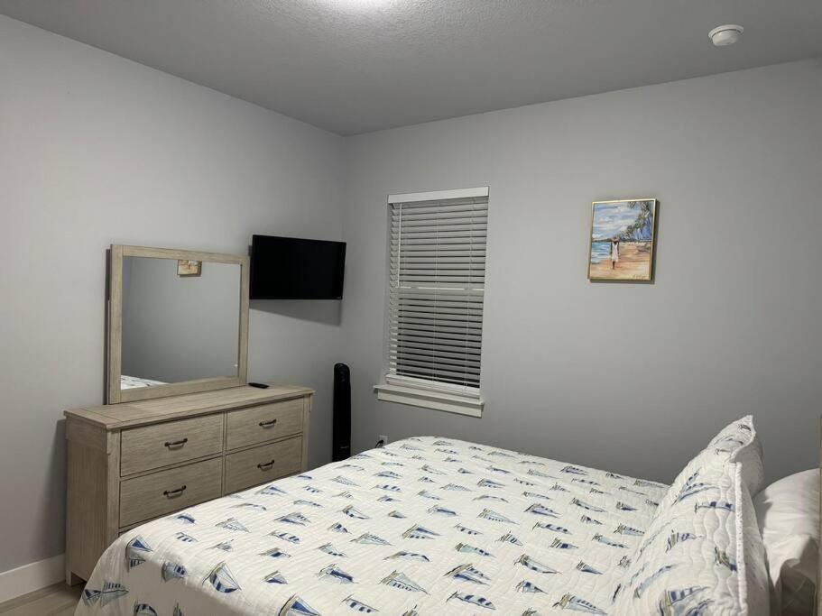 Brand New Tampa Oasis With Private Jacuzzi Retreat Βίλα Lutz Εξωτερικό φωτογραφία
