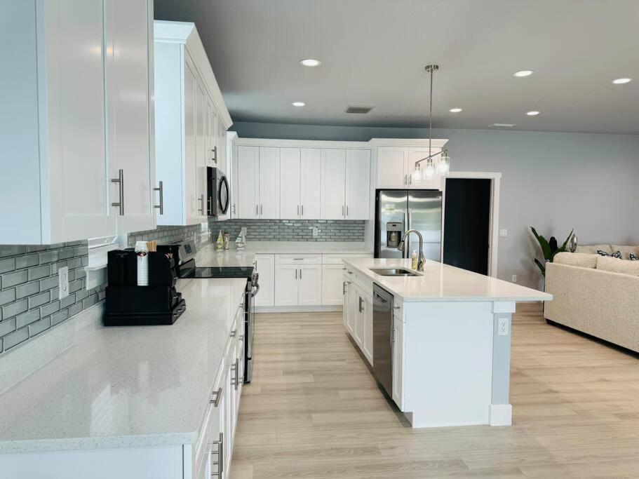 Brand New Tampa Oasis With Private Jacuzzi Retreat Βίλα Lutz Εξωτερικό φωτογραφία