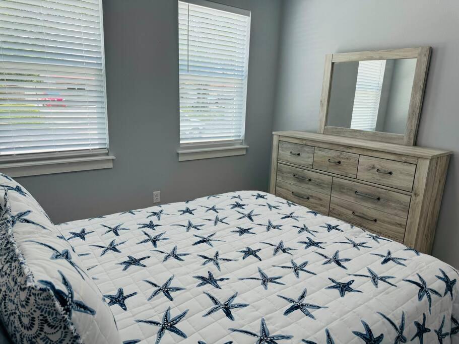 Brand New Tampa Oasis With Private Jacuzzi Retreat Βίλα Lutz Εξωτερικό φωτογραφία