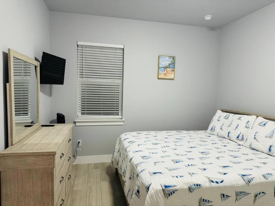 Brand New Tampa Oasis With Private Jacuzzi Retreat Βίλα Lutz Εξωτερικό φωτογραφία