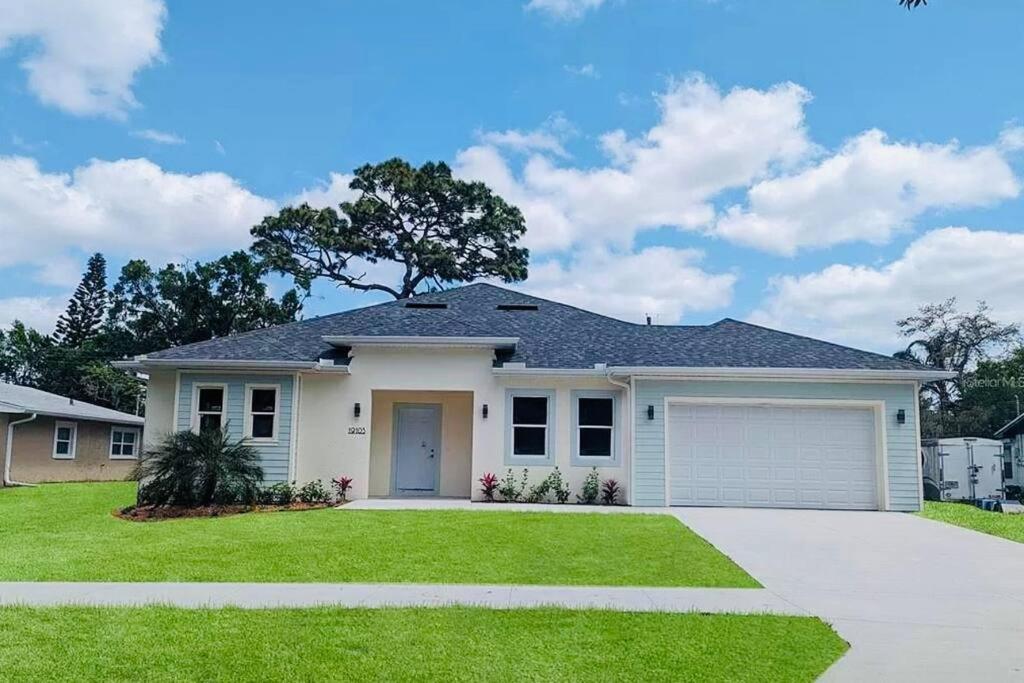 Brand New Tampa Oasis With Private Jacuzzi Retreat Βίλα Lutz Εξωτερικό φωτογραφία